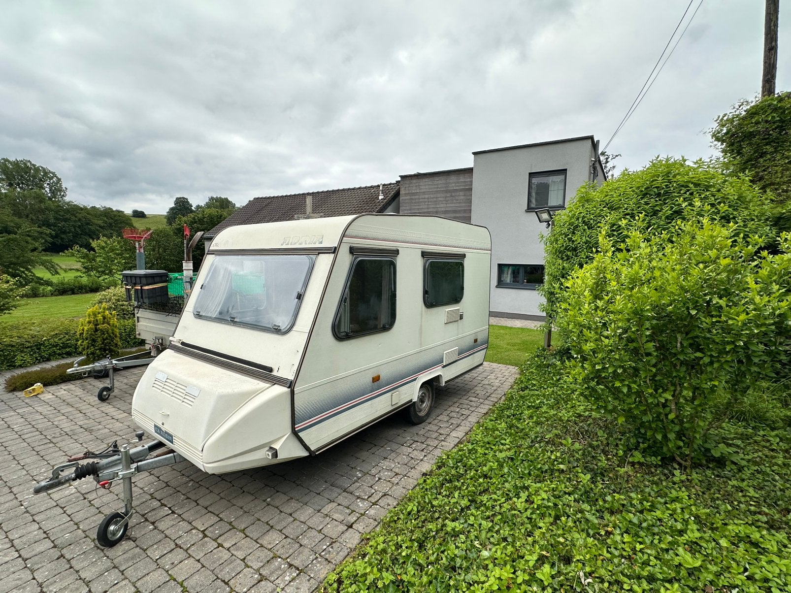 Caravane adria 750kg max, Auvent, Particulier, Adria, 500 - 750 kg