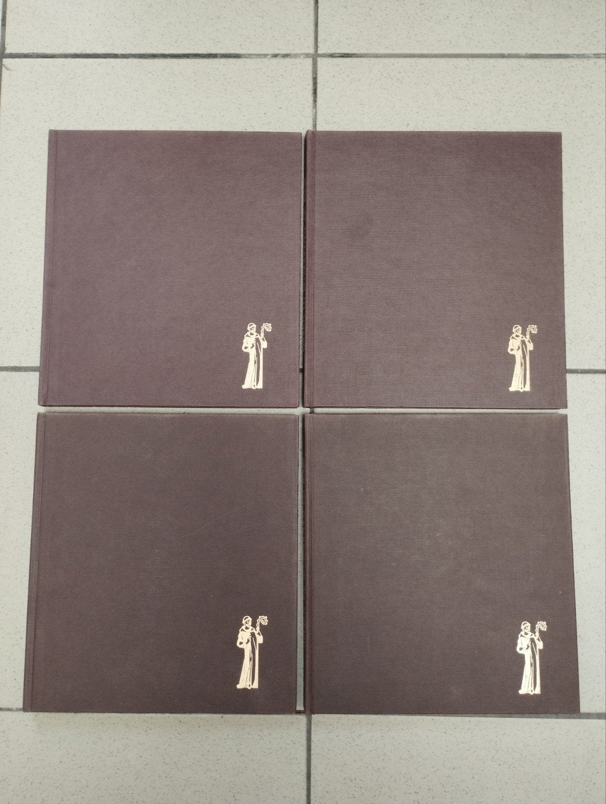 4 boeken over begijnhoven van België kleur bruin, Boeken, Ophalen