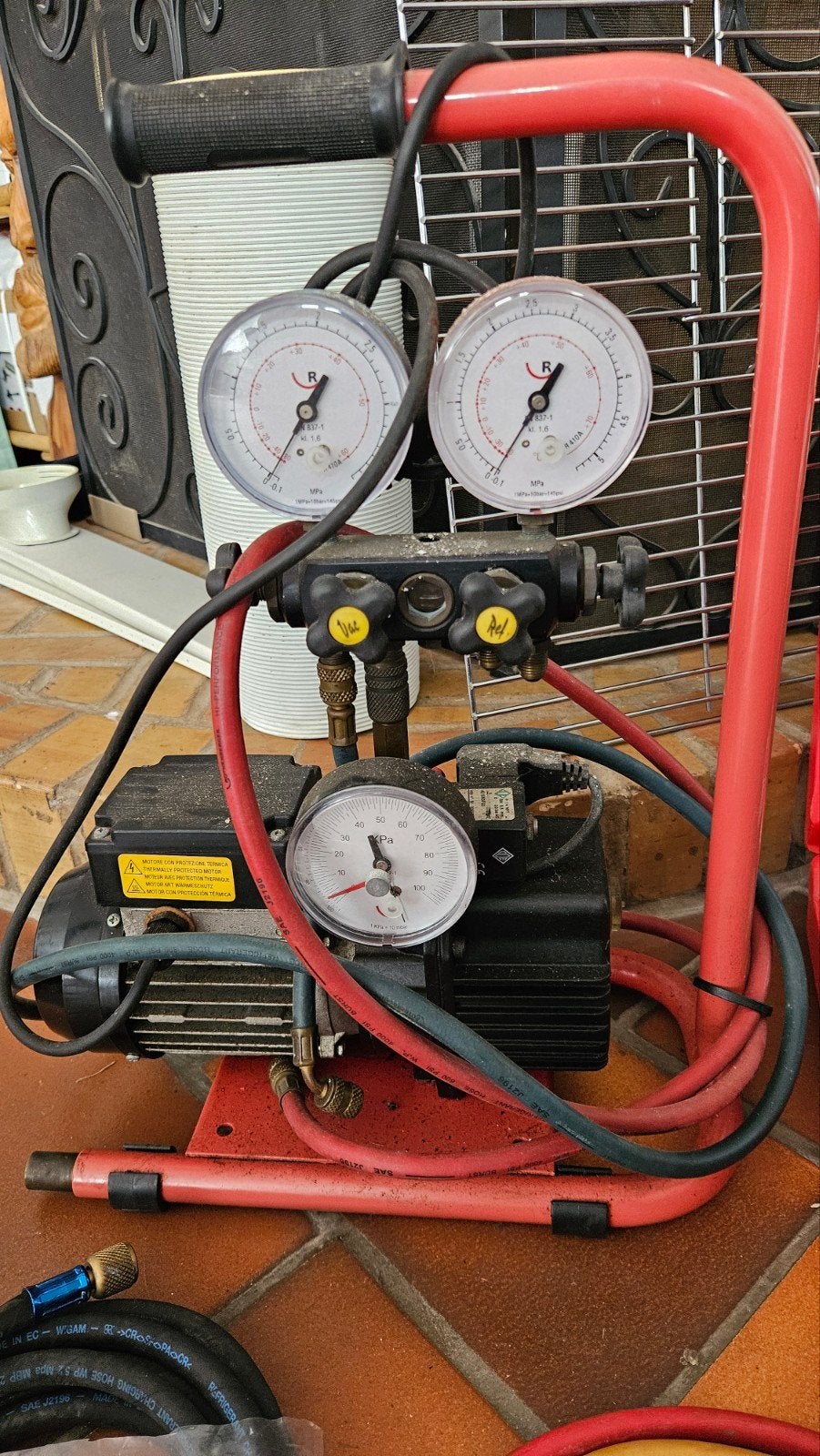 Groupe de tirage au vide / Station de charge climatisation R, Autos : Pièces & Accessoires, Enlèvement