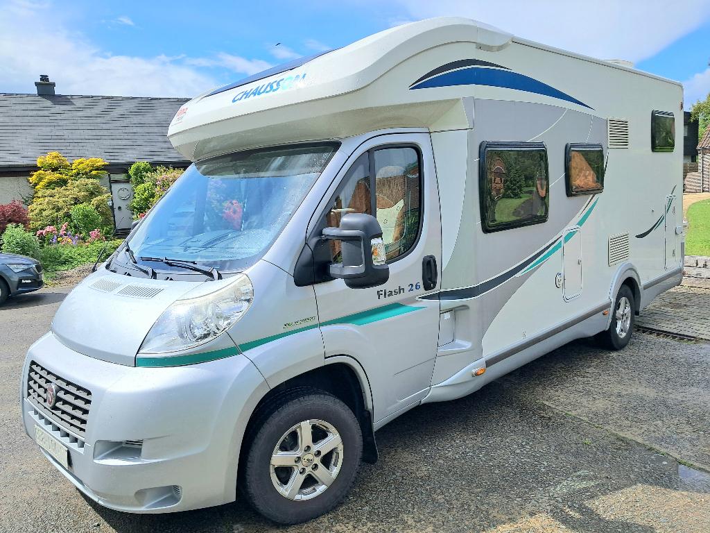 Chausson in nieuwe staat, 5slaappl, zonnep, tv autm.  sat., Raamblindering, Fiat, Luifel, 6 tot 7 meter