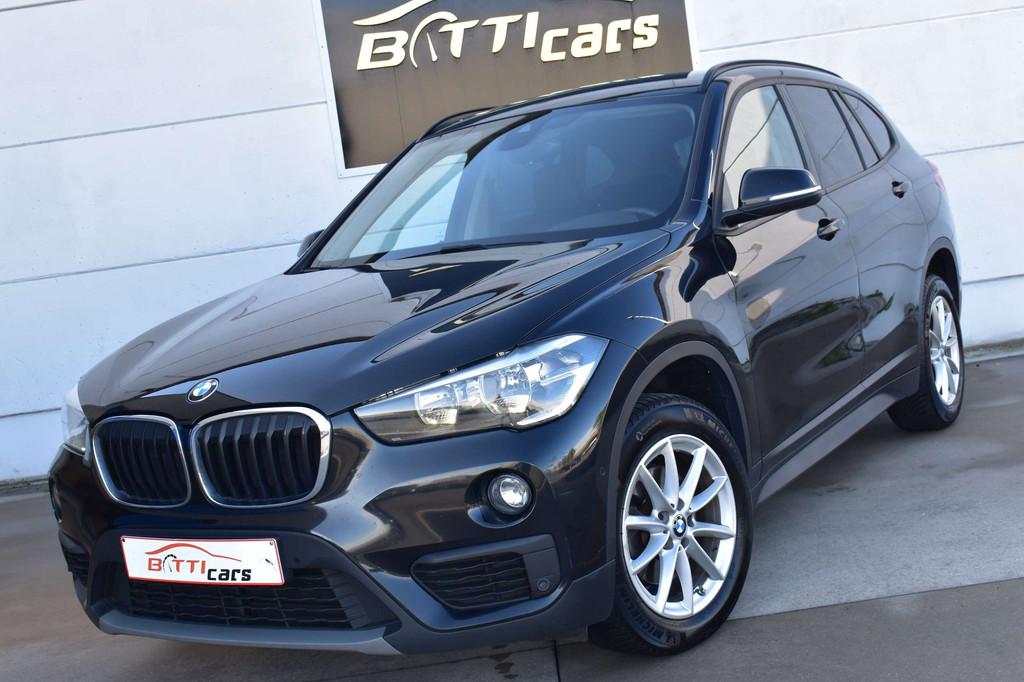 BMW X1 sDrive18dA *Leder* 2-zone Airco* HUD* Navi* Camera, Navigatiesysteem, 4 cilinders, 136 pk, Zwart