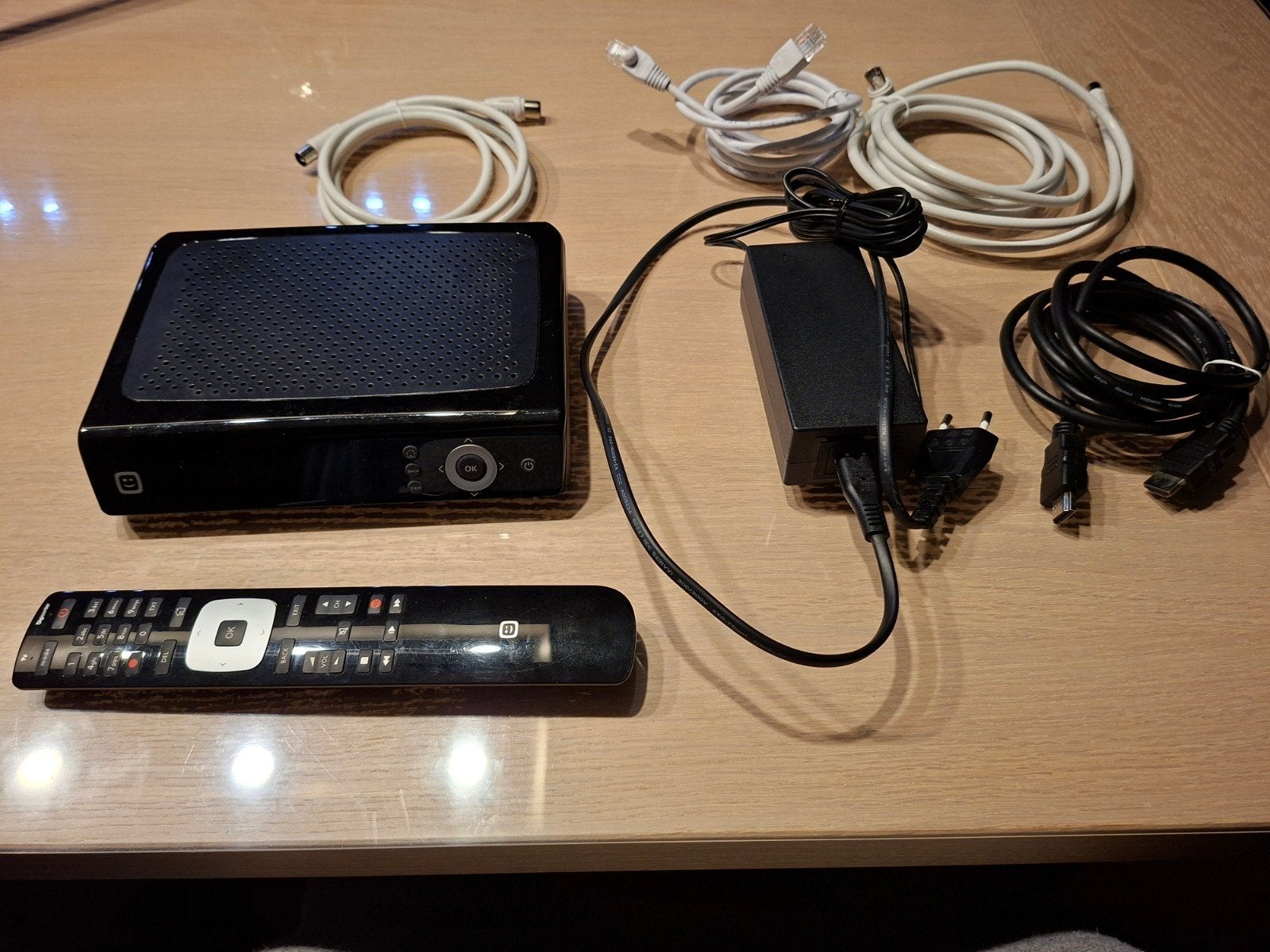 Digibox Telenet, Ophalen, Zo goed als nieuw, Complete set