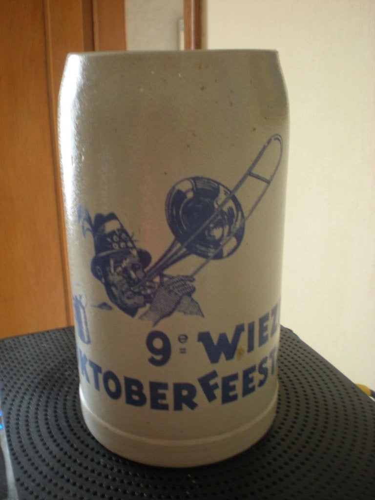 WIEZE 9e OKTOBERFEESTEN 1 liter, Verzamelen, Ophalen of Verzenden, Zo goed als nieuw, Pul(len)