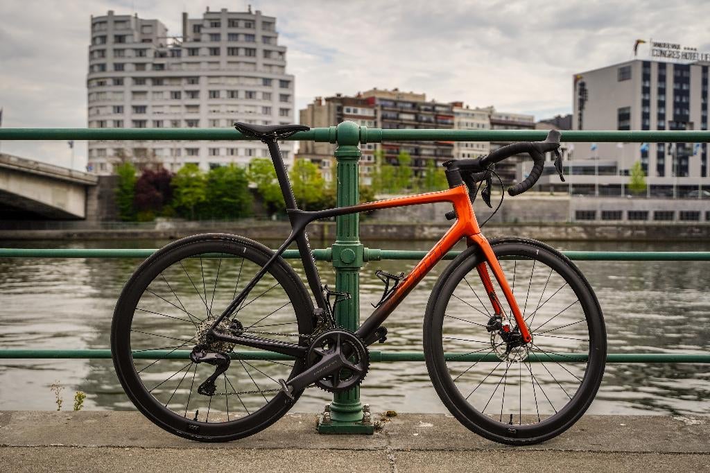 Giant TCR advanced pro DI2 (M/L) 2023, 10 à 15 vitesses, Enlèvement, Hommes, Carbone