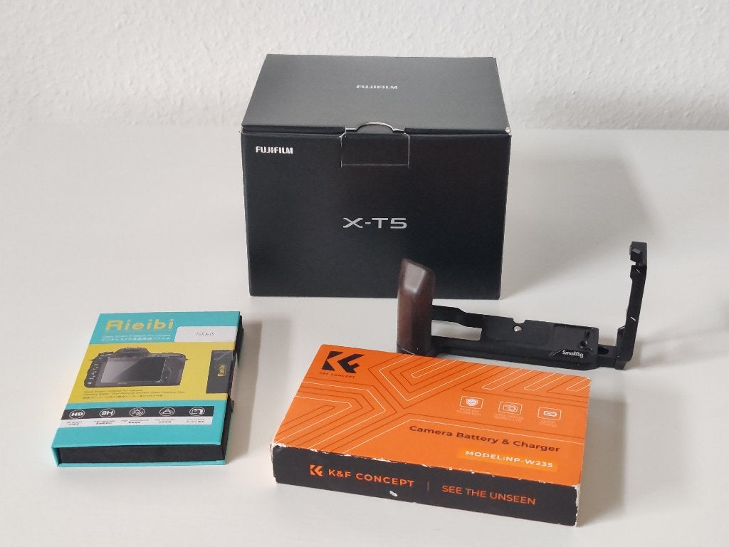 Fujifilm X-T5 avec Cage Smallrig, chargeur et batteries., Sans zoom optique, Appareil photo bridge, Écran inclinable/pivotant