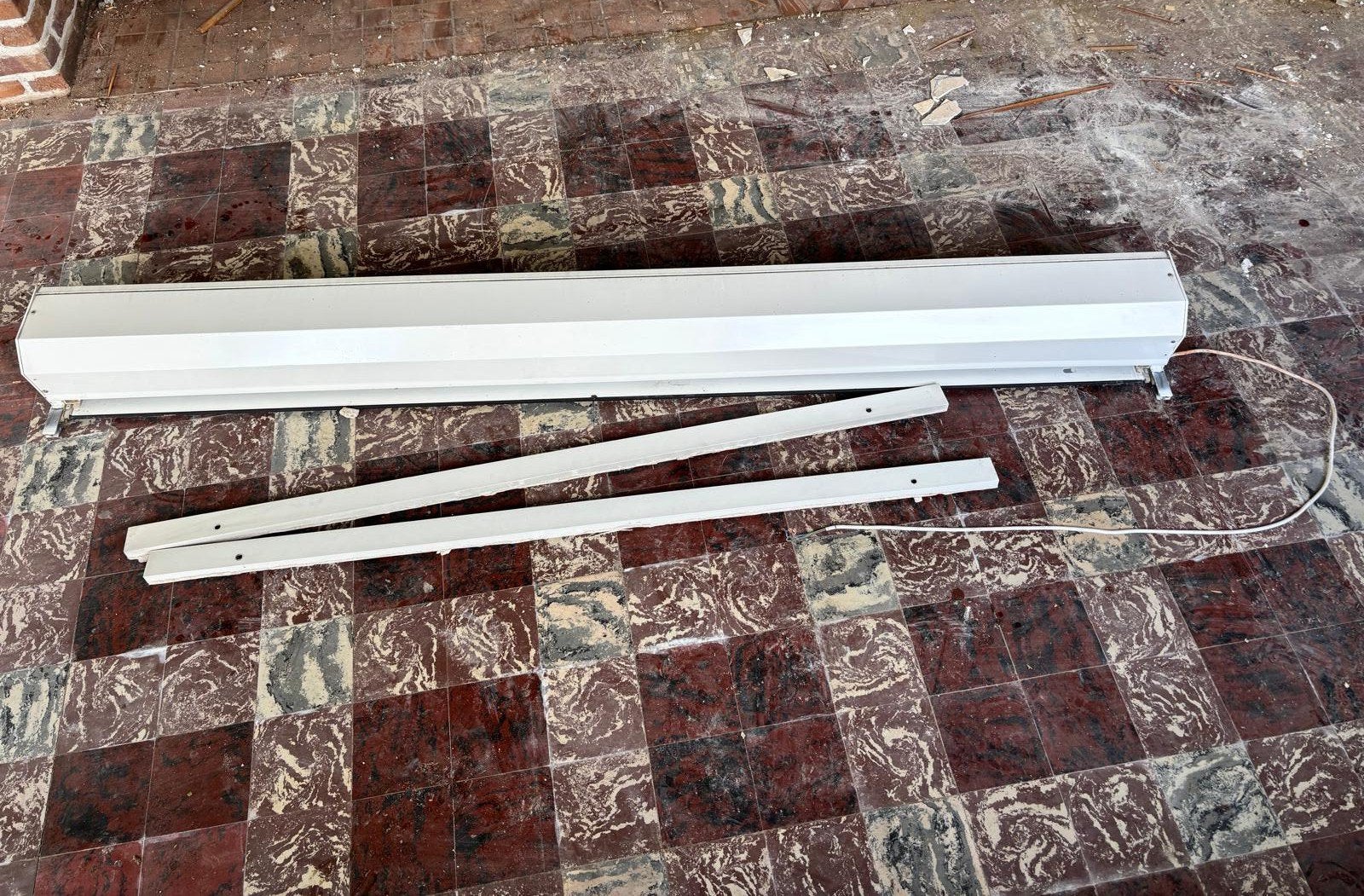 Elektrische rolluiken, Doe-het-zelf en Bouw, Rolluiken, Zo goed als nieuw, Ophalen