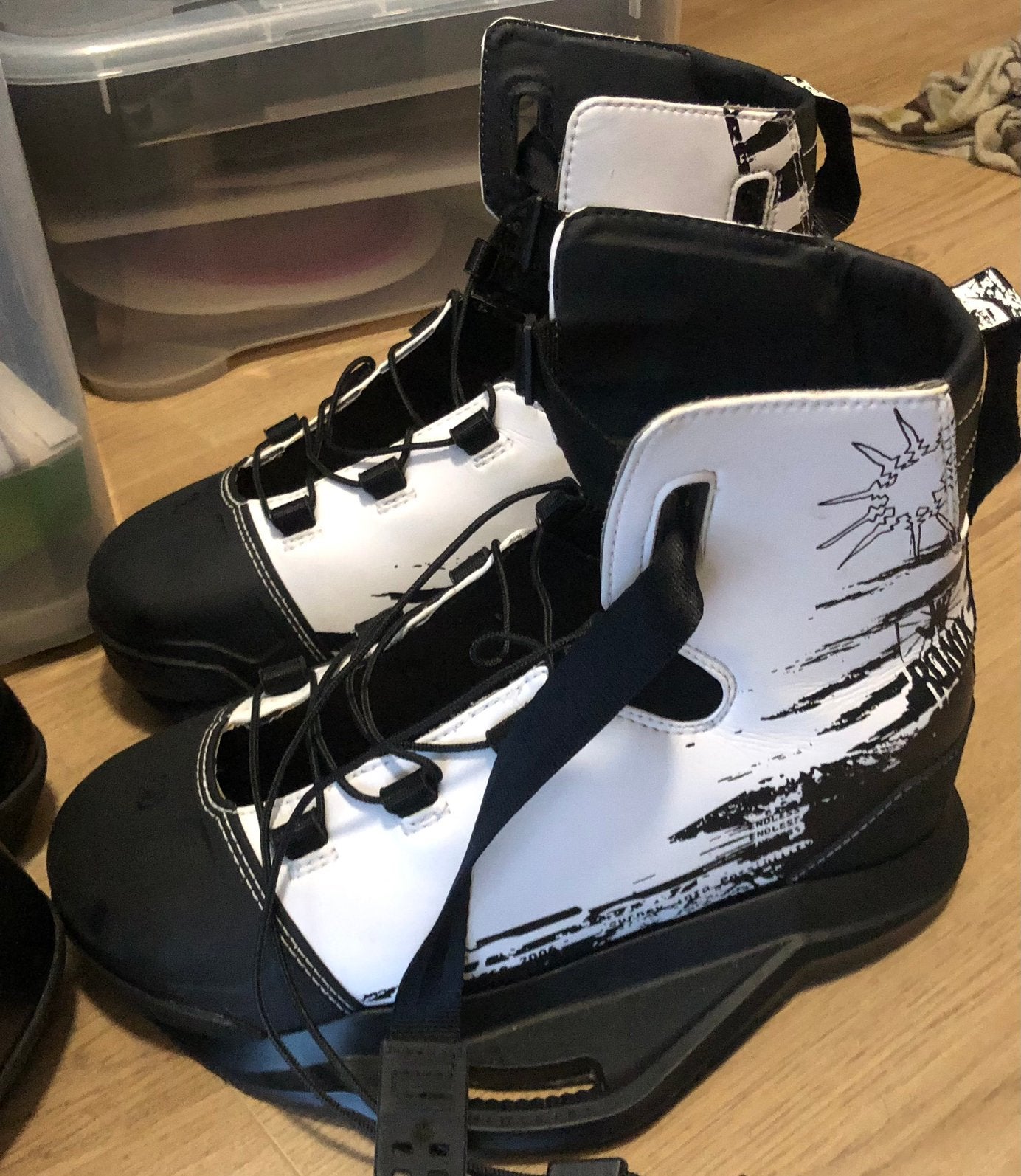 Ronix kinetik eu43 us10, Ophalen, Zo goed als nieuw