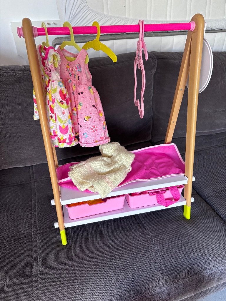 Garderobe voor poppen, Ophalen, Zo goed als nieuw, Babypop