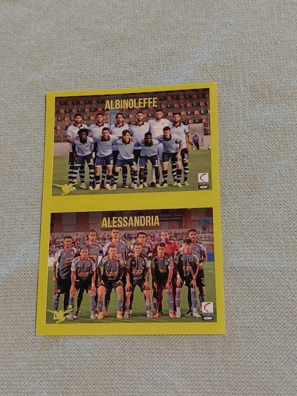 Panini / Sticker : Albinoleffe - Alessandria / 2023-2024, Verzamelen, Sportartikelen en Voetbal, Ophalen of Verzenden, Nieuw, Poster, Plaatje of Sticker