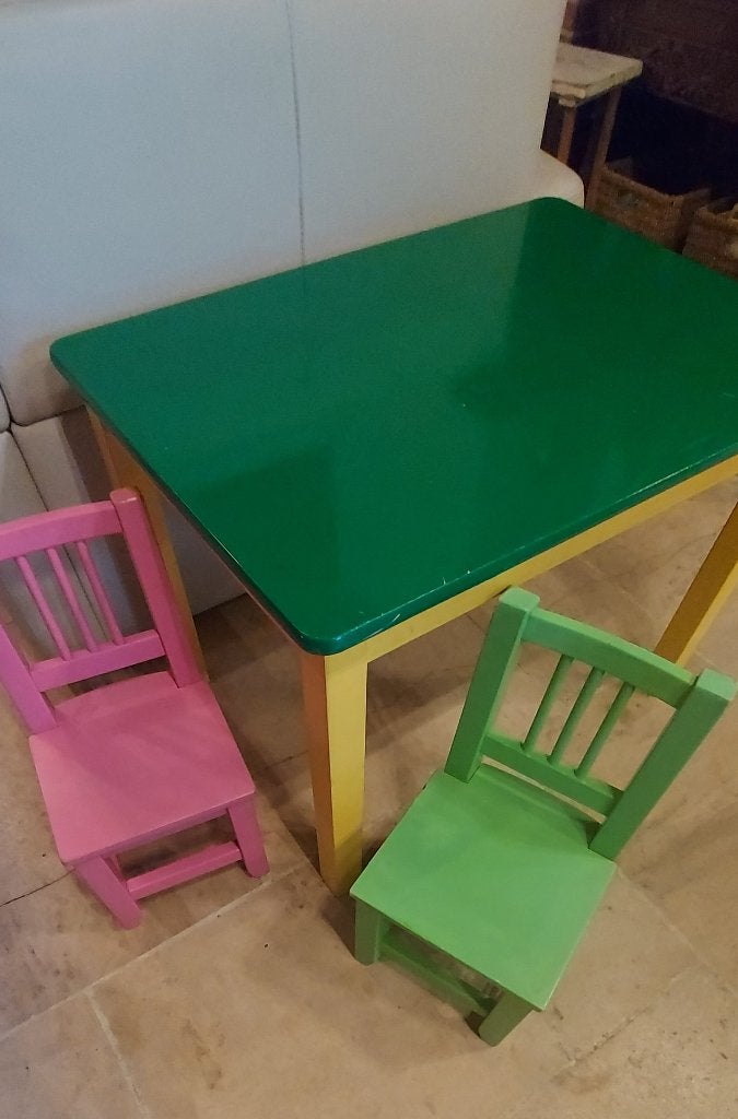 tafeltje met 2 stoeltjes  ikea, Ophalen, Gebruikt
