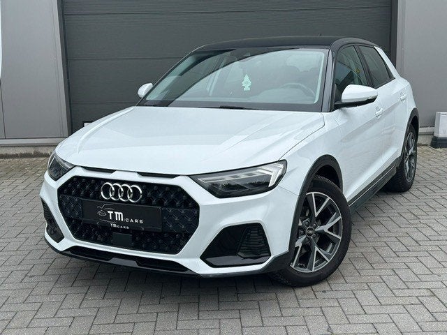 Audi A1 benzine automaat sportpakket 14.000km ALLSTREET, Auto's, Stof, A1, https://public.car-pass.be/vhr/54a06393-9de6-47c4-aaa6-3c0f03bd45d9