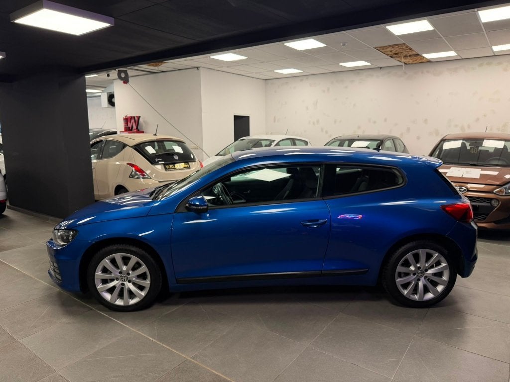 VW SCIROCCO 2014 TURBO TSI EURO 6 BENZINE SPORT TOP STAAT, Auto's, Volkswagen, Bluetooth, Blauw, Bedrijf, 1400 cc