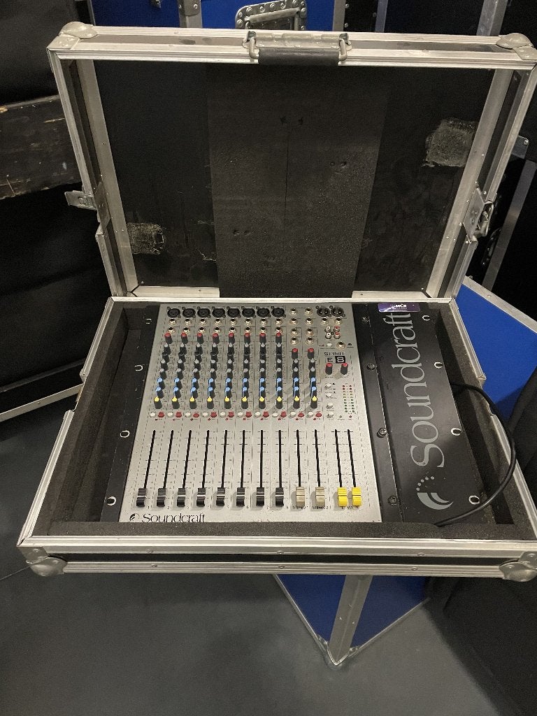 Soundcraft Spirit E8 Mengpaneel in Flightcase, Muziek en Instrumenten, Ophalen of Verzenden, Gebruikt, 5 tot 10 kanalen, Microfooningang