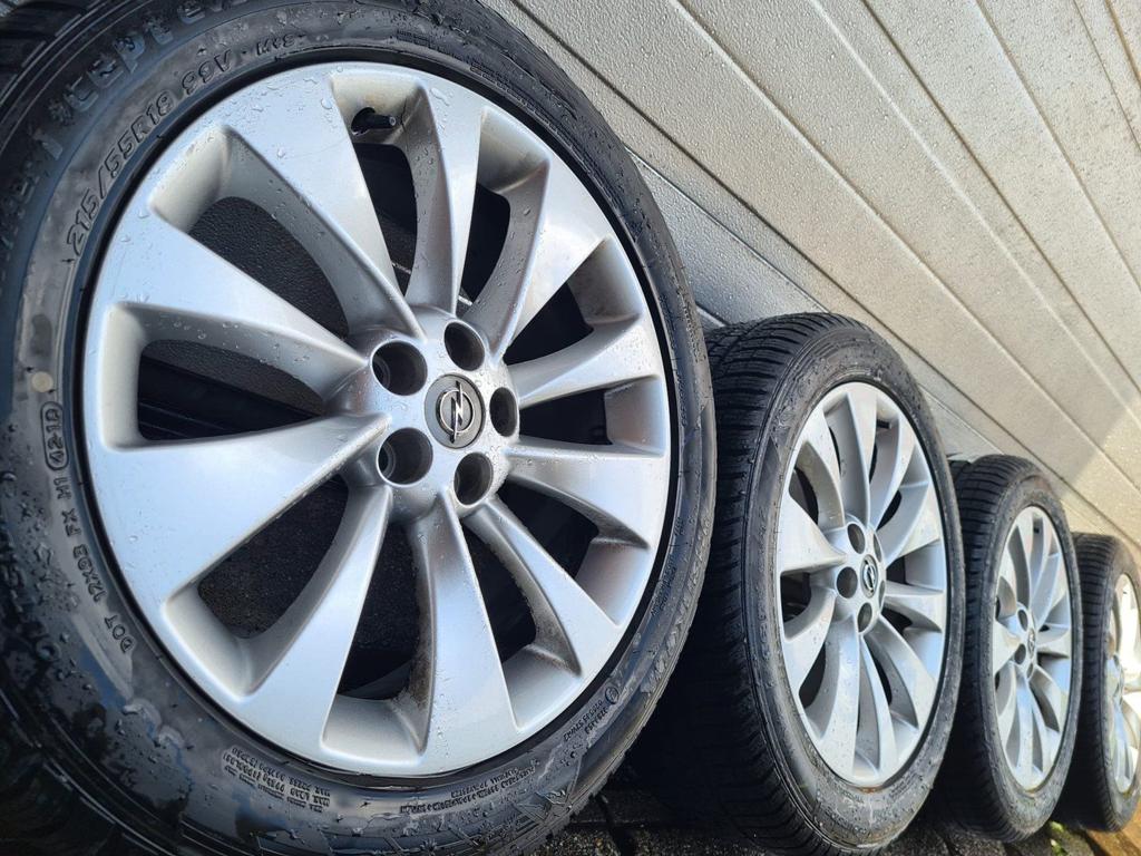 18 " Opel Astra J Astra K Mokka X 5x105 velgen winterbanden, Auto-onderdelen, Banden en Velgen, Banden en Velgen, Winterbanden