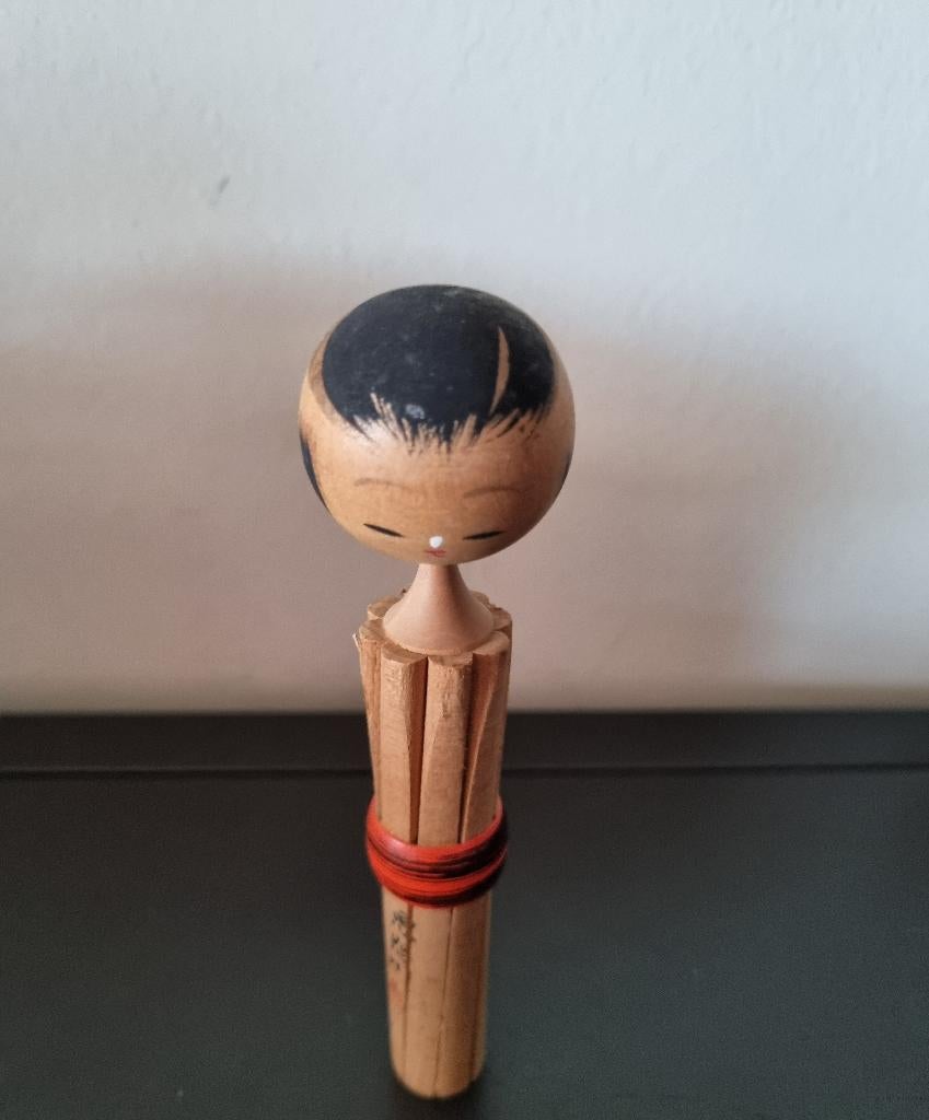 Leuke gesigneerde Kamisuwa Kokeshi, Verzenden