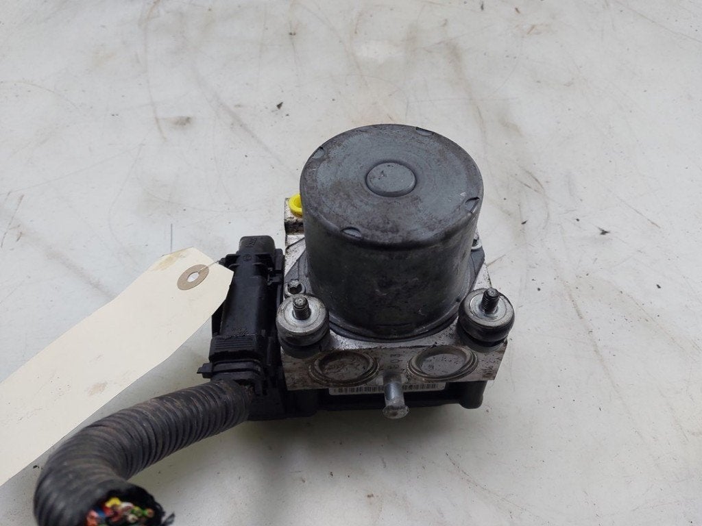 BLOC ABS (FREINS ANTI-BLOCAGE) Nissan Qashqai (J10), Robert Bosch AG, Utilisé, Robert-Bosch-Allee 1
74232  Abstatt, DE, Engineering@bosch.com