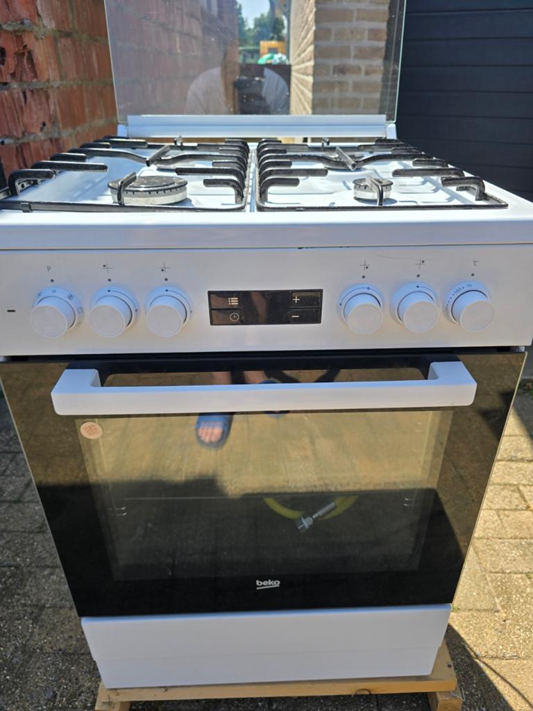 Fornuis gas / elektrische oven 8 maand gebruik !, Elektronische apparatuur, Fornuizen, Ophalen, Gas