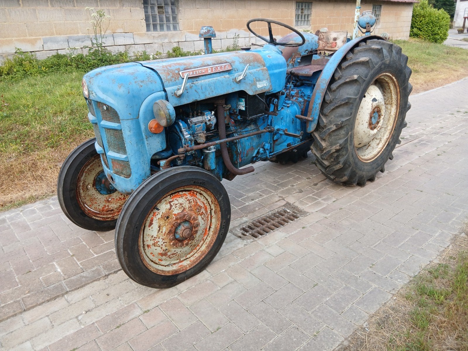 Fordson dexta vineyard, Ophalen