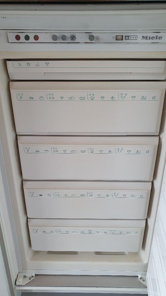 inbouwdiepvries Miele, Elektronische apparatuur, Vriezers en Diepvrieskisten, Gebruikt, Inbouw, 60 tot 90 cm, Ophalen