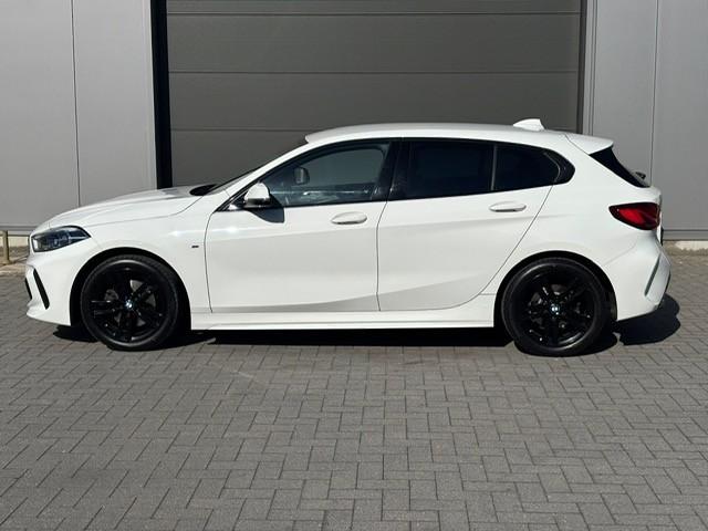BMW 118I M-PAKKET LED, Auto's, Wit, Leder, Bedrijf, 5 zetels