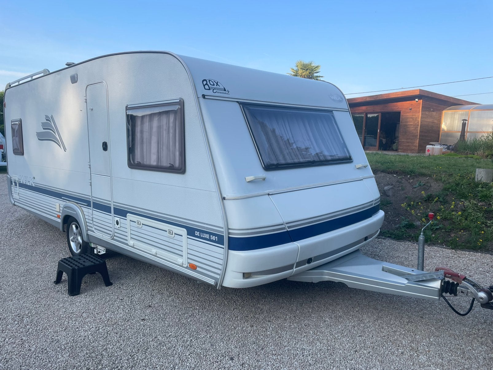 Zeer grote Wilk De Luxe 561, Mover, Douche, 250 cm breed, Caravanes & Camping, Caravanes, Jusqu'à 4, Entreprise, Poêle, 1250 - 1500 kg