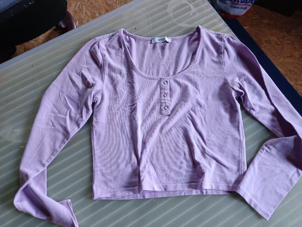Kort purper t shirt maat Medium, Maat 38/40 (M), Paars, Ophalen of Verzenden, Zo goed als nieuw