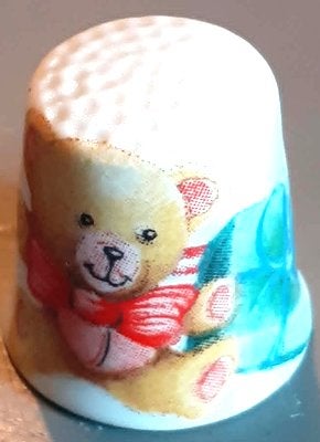 dés a coudre de collection serie ourson (2), Enlèvement ou Envoi, Comme neuf, Porcelaine