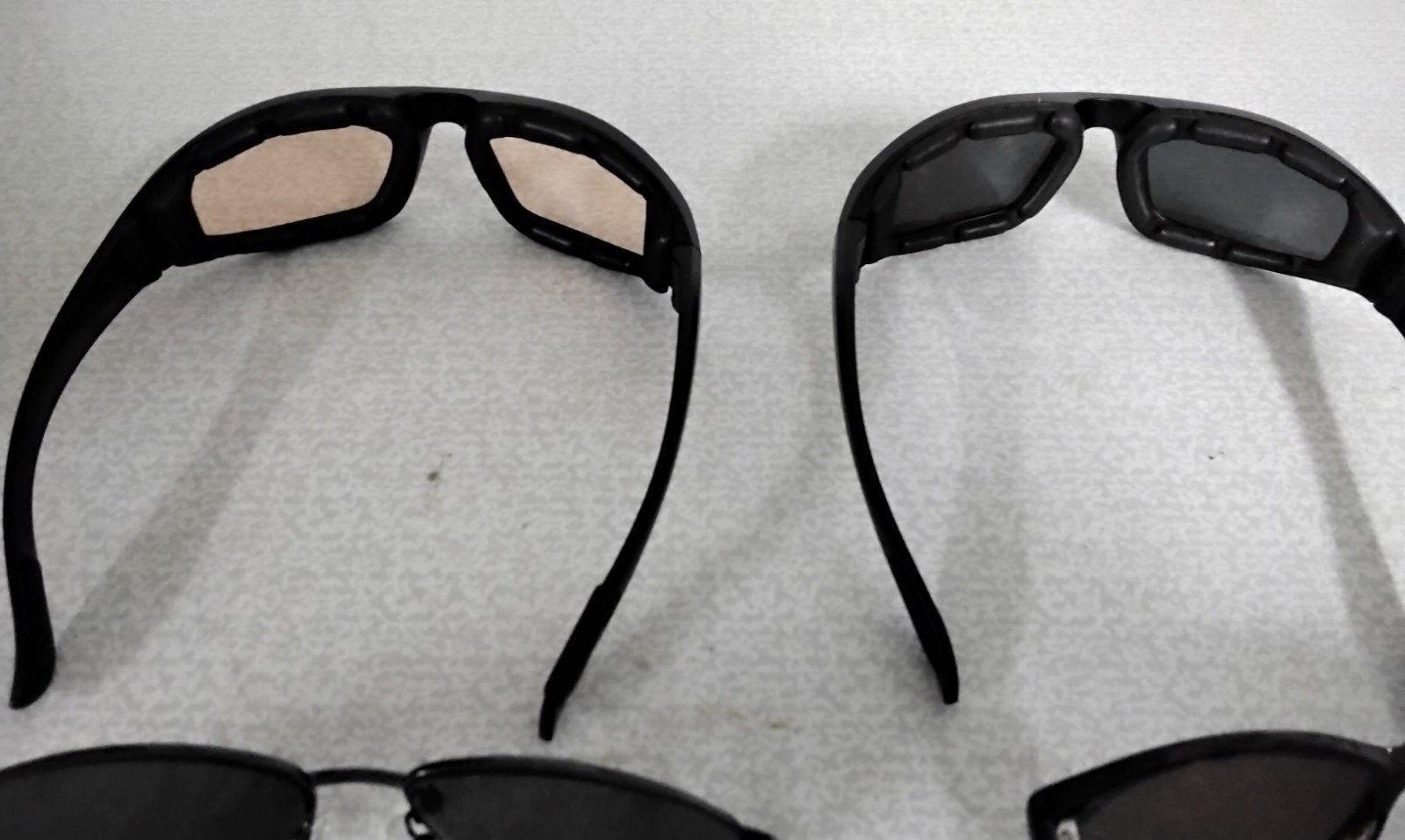 Lunettes de soleil et boîtes., Bijoux, Sacs & Beauté, Lunettes de Soleil & Lunettes | Hommes, Enlèvement ou Envoi