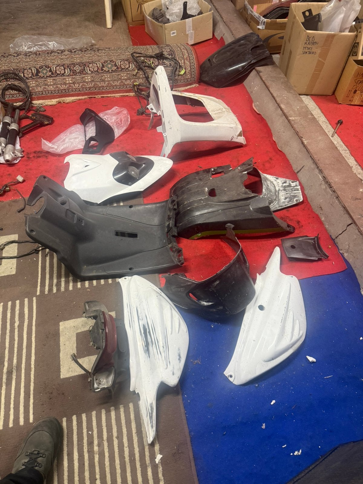 Booster next, Motos, Enlèvement