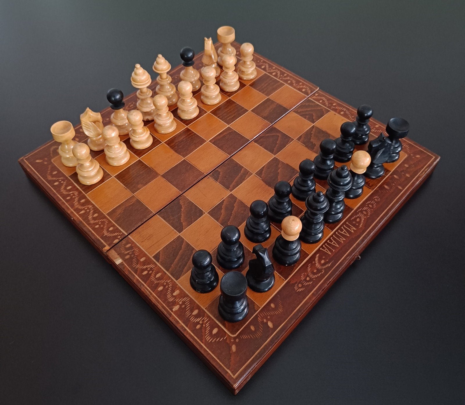 Jeu d'échecs en bois VTG., Enlèvement ou Envoi