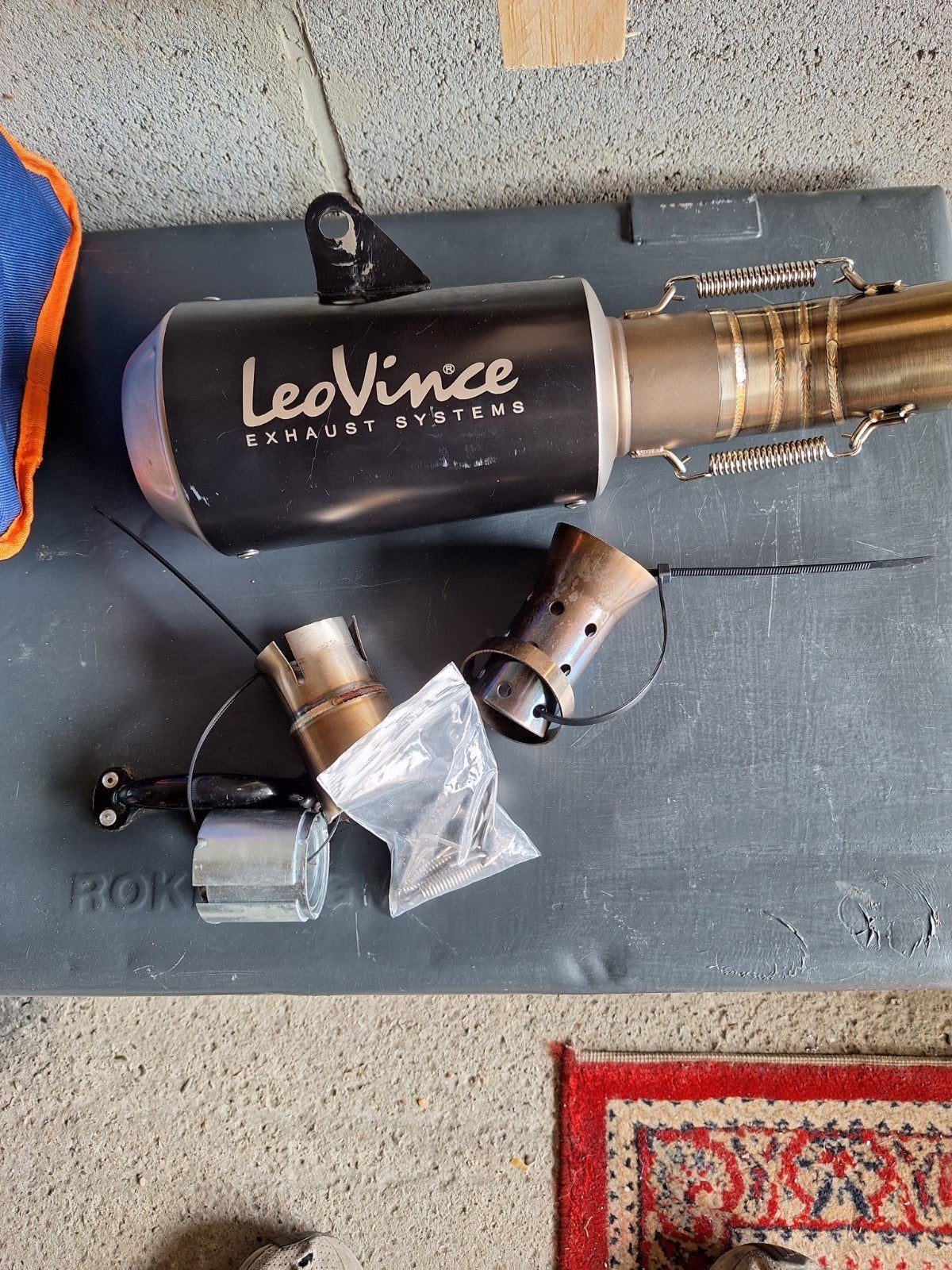 Uitlaat moto LEO VINCE exhaust systems, Motos, Motos | Suzuki, Particulier