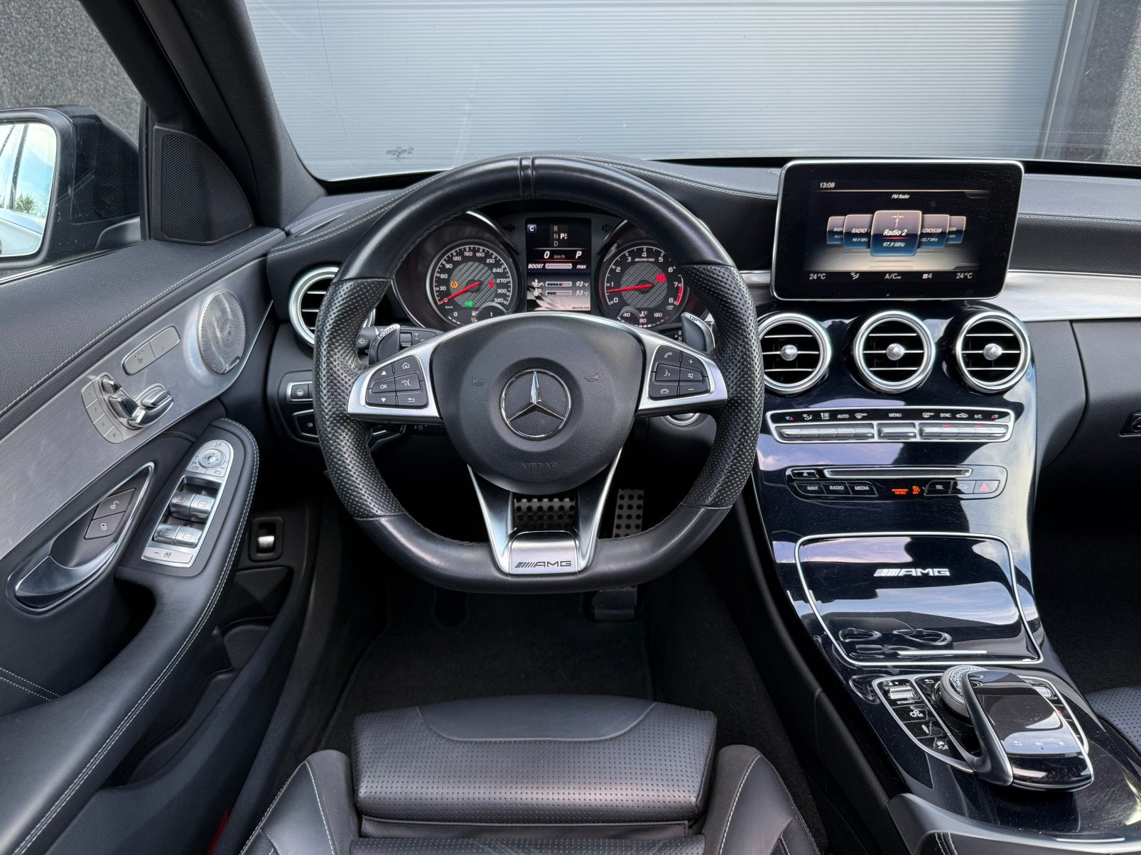 MERCEDES C63 AMG - LICHTE VRACHT - PANO - TREKHAAK - CAMERA, Autos, Cuir, Argent ou Gris, 1800 kg, Entreprise