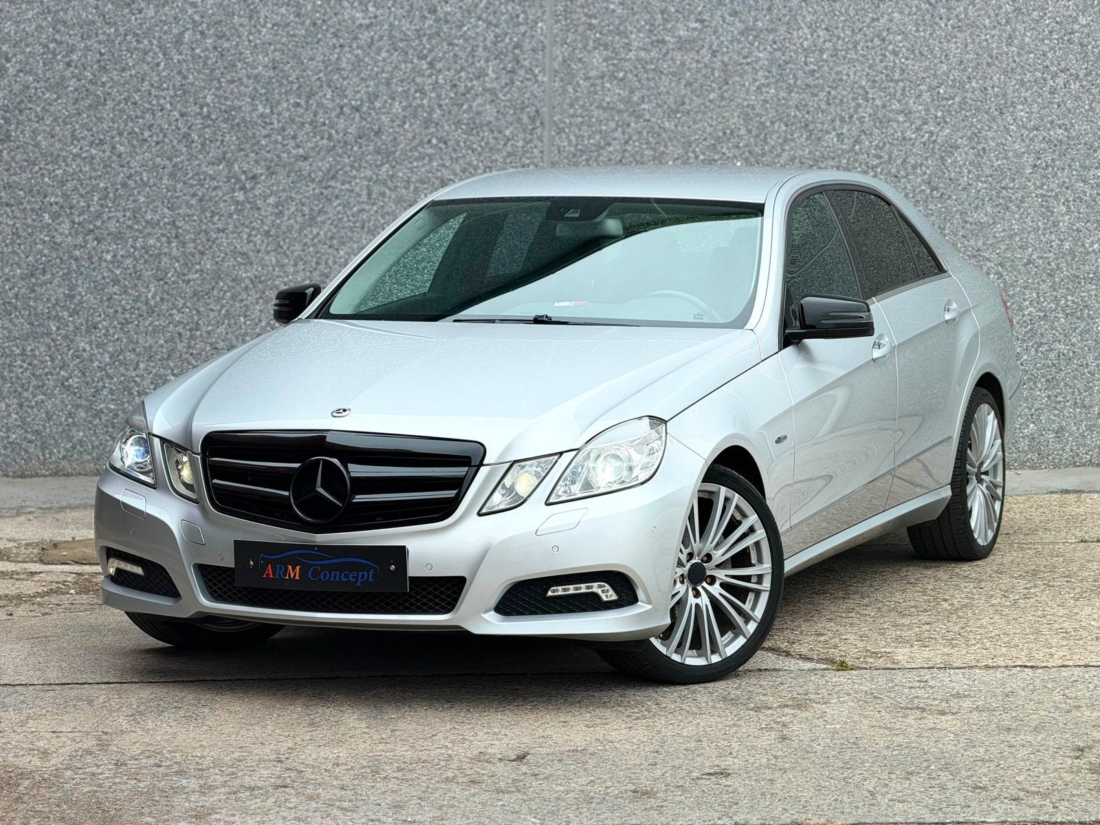Mercedes E200 CGI BlueEfficiency Avantgarde GARANTIE 12 mois, Argent ou Gris, Achat, Entreprise, Noir