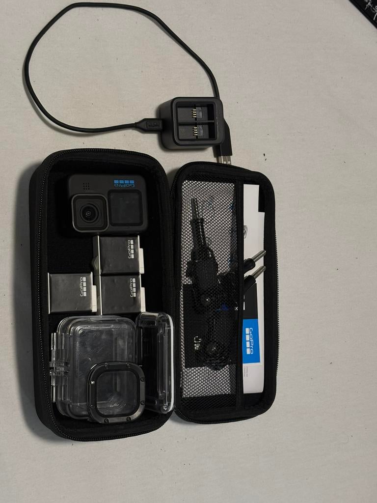 Go pro hero 11 black edition met alle onderdelen, Ophalen of Verzenden, Zo goed als nieuw, GoPro