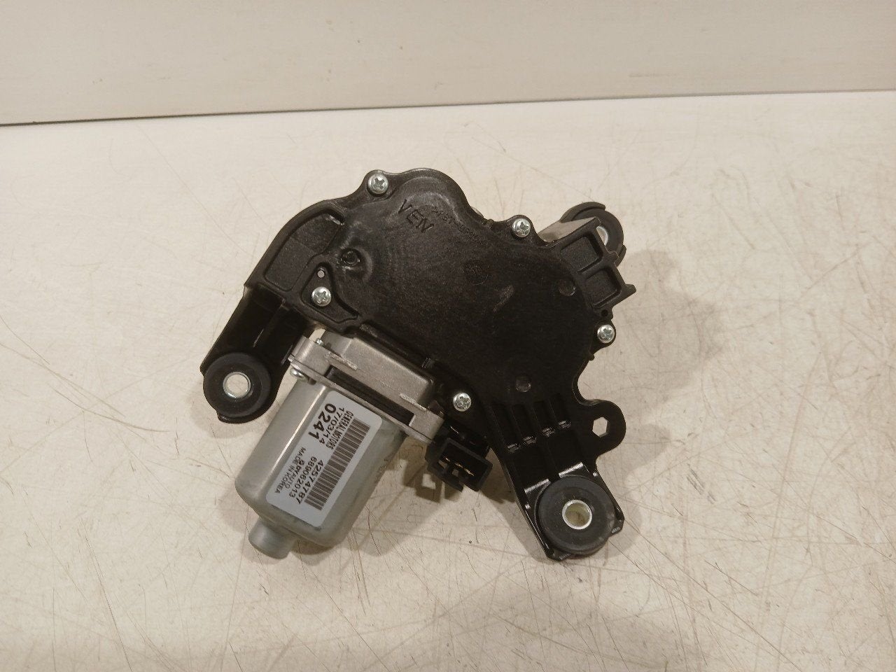 Ruitenwissermotor achter Opel Karl, Onderdelen@venauto.nl, Van der Ven Autorecycling B.V., Gebruikt, Ettenseweg 76, 4706 PB Roosendaal, The Netherlands