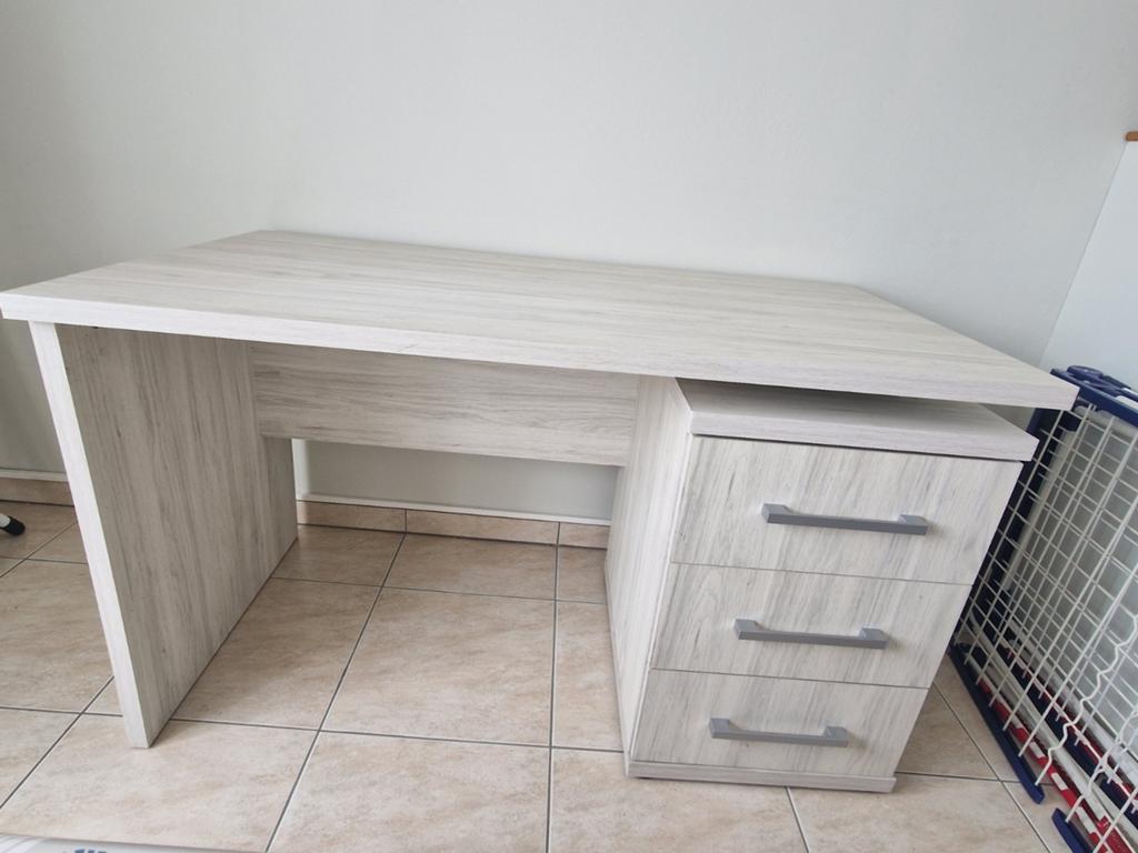 Houten bureau, Huis en Inrichting, Bureaus, Ophalen, Met lades, Gebruikt, Hout