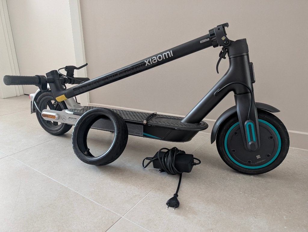 Xiaomi E-Step Pro 2 - Mercedes AMG Petronas F1 Editie, Fietsen en Brommers, Steps, Ophalen, Zo goed als nieuw, Elektrische step (E-scooter)