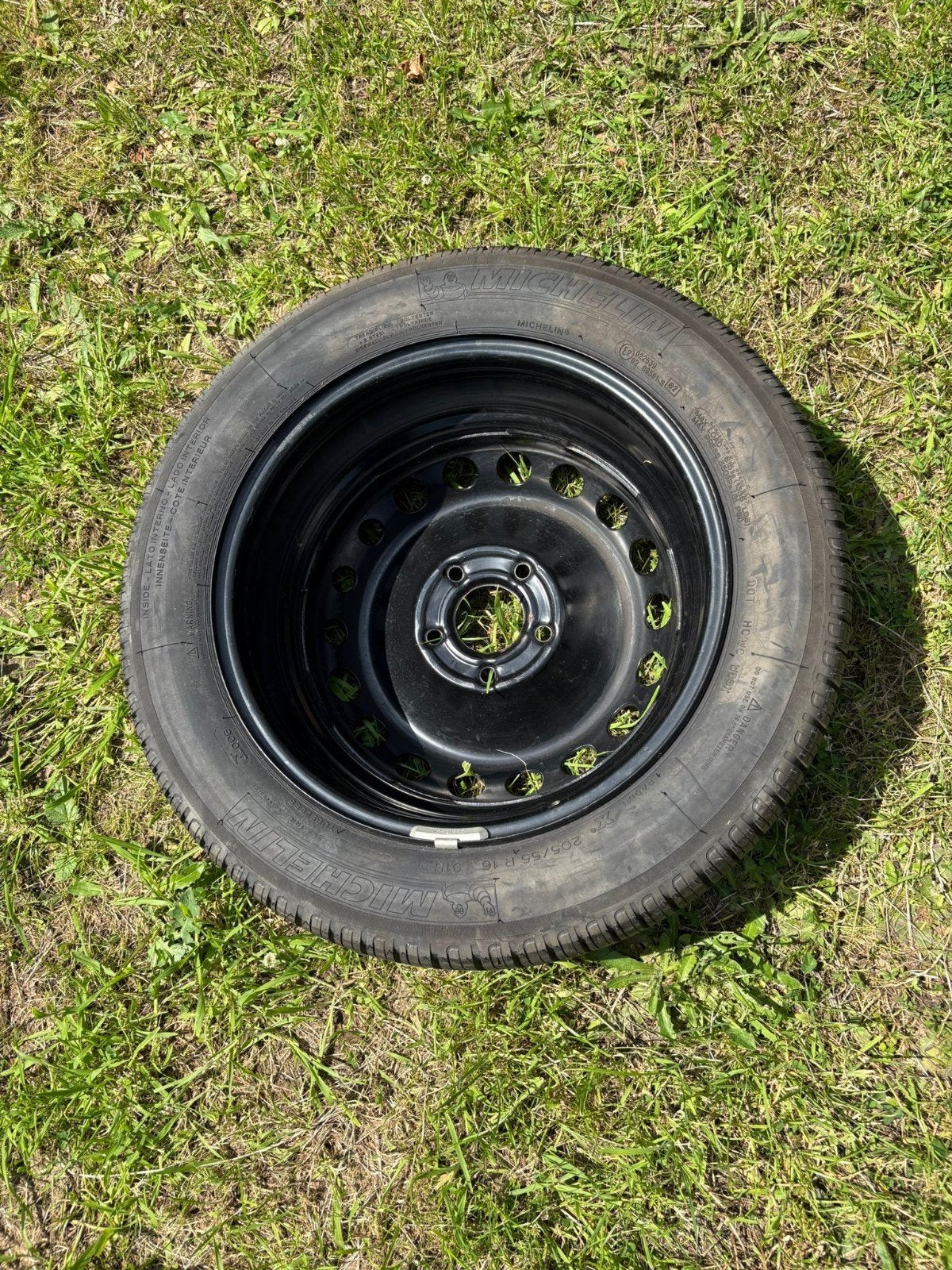 Roue de réserve pneu Michelin, Enlèvement