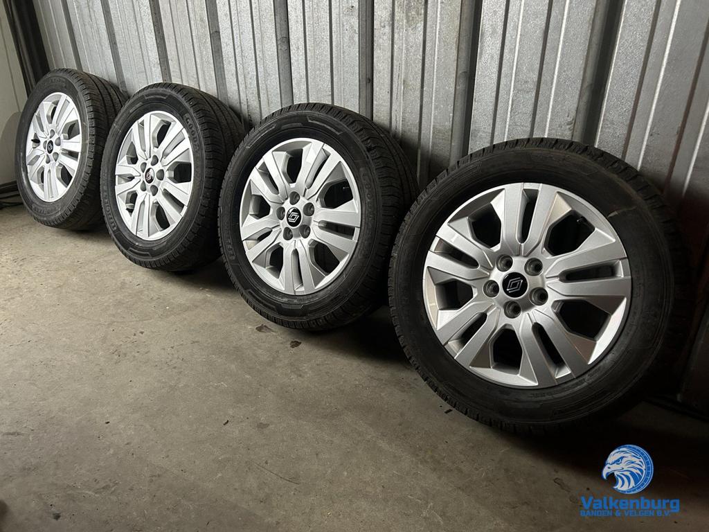 Nieuwe originele Renault Trafic Facelift 17 inch velgen 5x11, Auto-onderdelen, -, -, Banden en Velgen, Nieuw