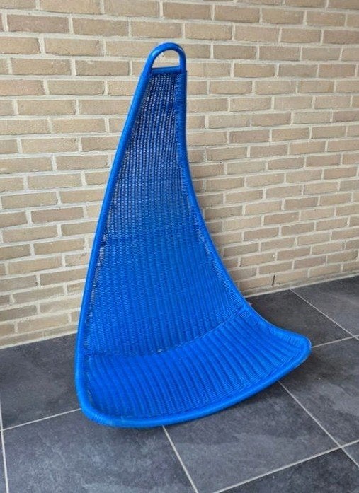 stevige kunststof hangzetel, Ophalen, Zo goed als nieuw, Eenpersoons, Binnen