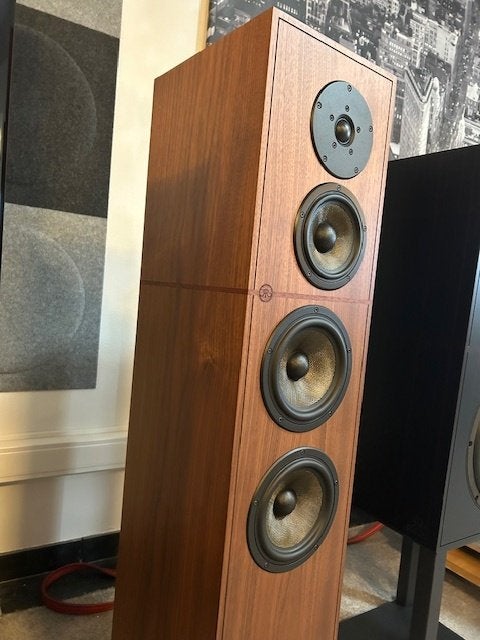 Revival Audio ATALANTE 4 walnut NIEUW, Autres marques, Hkjgluv, Enlèvement, Enceinte colonne