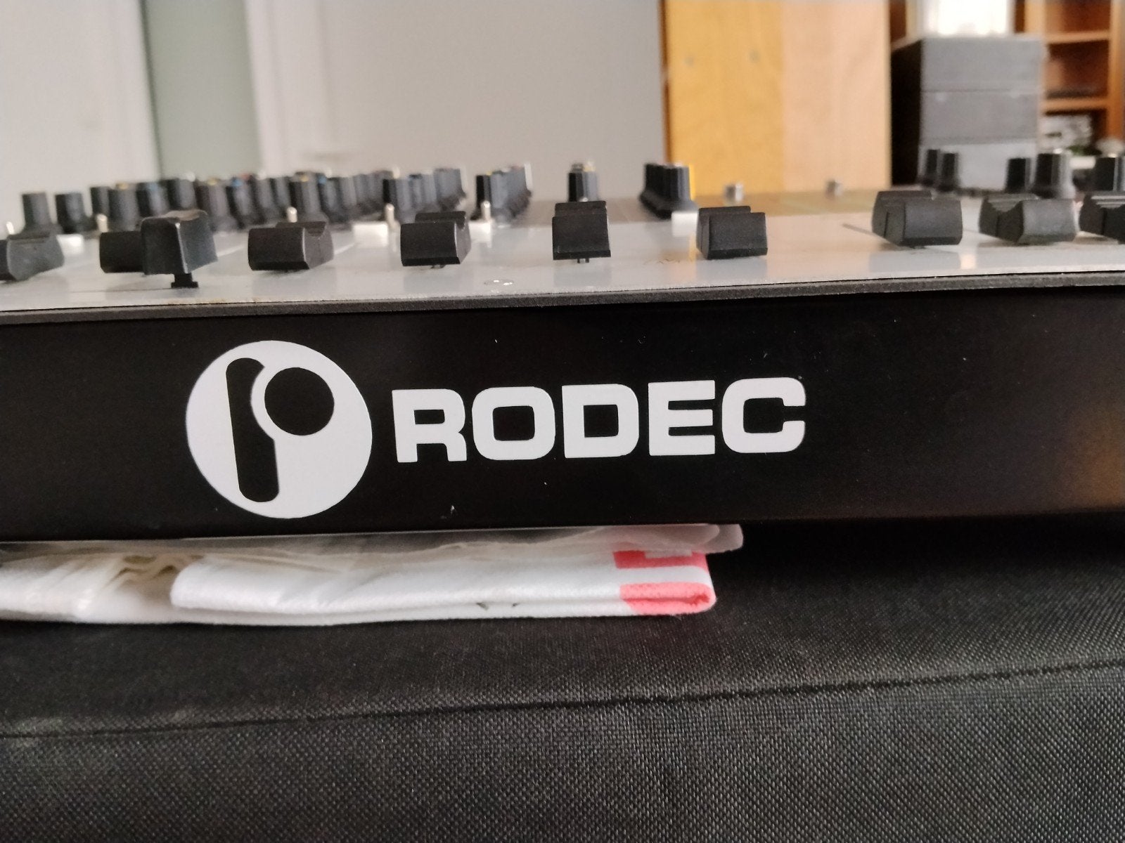 Rodec Autocollant pour fond de table, Enlèvement ou Envoi