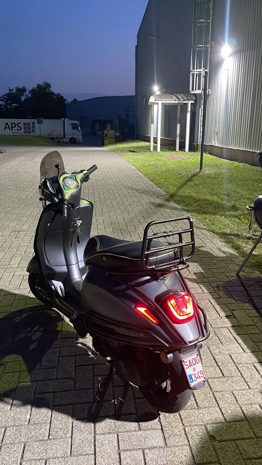 Vespa sprint 80cc | A klasse, Fietsen en Brommers, Scooters | Piaggio, Zo goed als nieuw, Ophalen