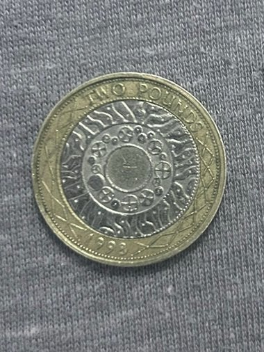 Pièce rare two pounds, Enlèvement