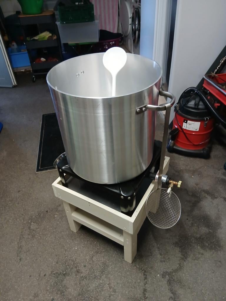 Grote kookpot met gasonderstel te koop, Huis en Inrichting, Keuken | Potten en Pannen, Ophalen