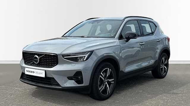 Volvo XC40 Plus Dark B3 Mild hybride | Adapt Cruise Control, Automaat, Euro 6, 1969 cc, 152 g/km