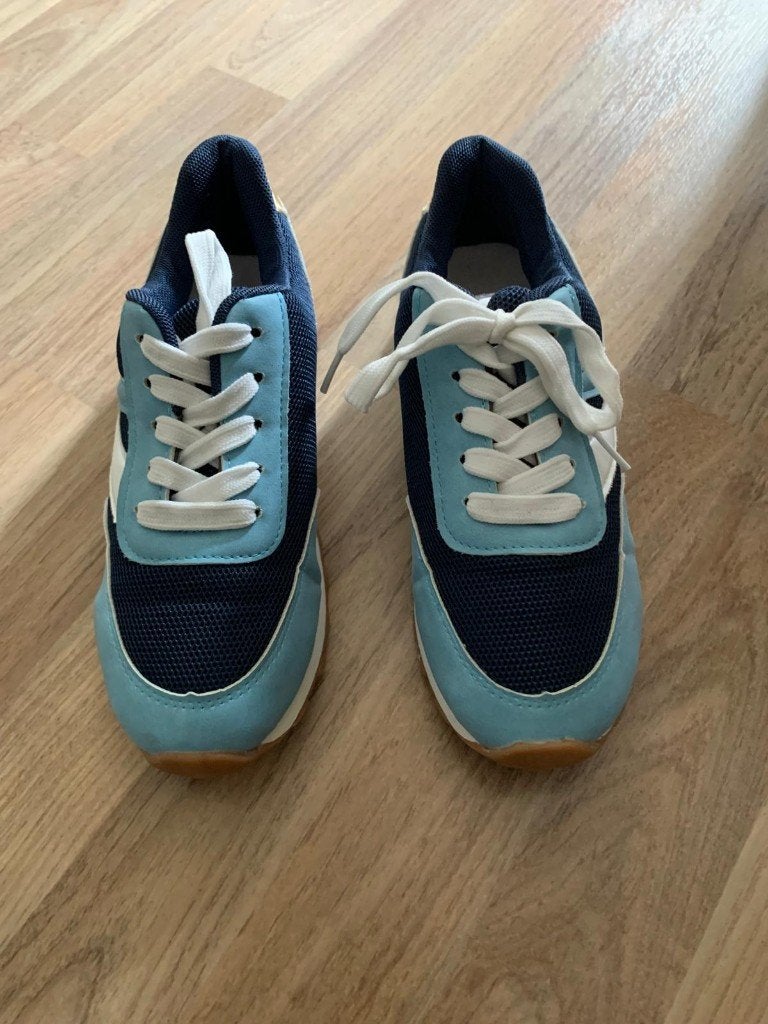Sneakers peu portées taille 37, Vêtements | Femmes, Chaussures, Enlèvement ou Envoi, Sneakers et Baskets, Comme neuf, Floryday