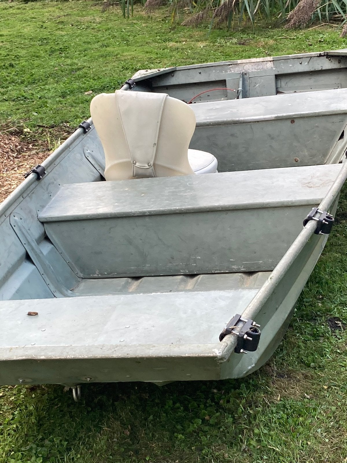 Aluminium visbootje. Platbodem met zitjes bij, Enlèvement, Comme neuf, Aluminium