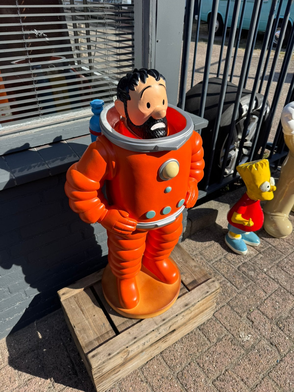 Le Capitaine Haddock vu de la statue de Tintin, Collections, Enlèvement, Comme neuf, Humain