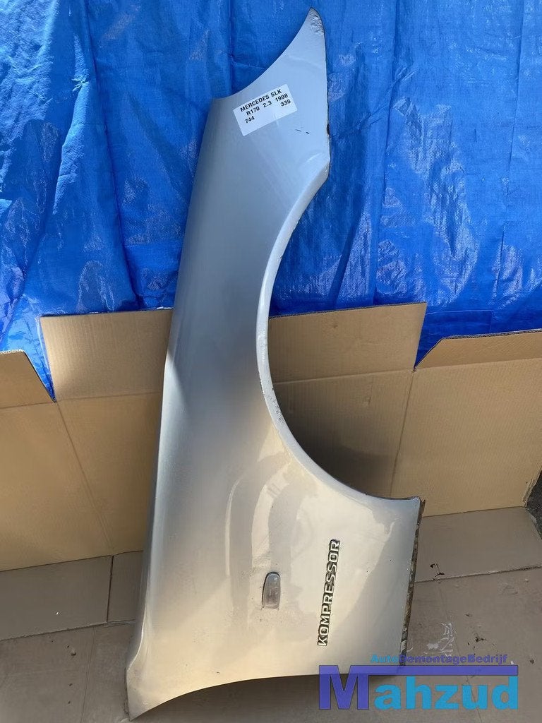 MERCEDES SLK R170 zilver 744 rechts scherm voorscherm 1996-2, Gebruikt, Mercedes-Benz AG, Mercedes-Benz, Mercedesstrasse 120
70372  Stuttgart, DE